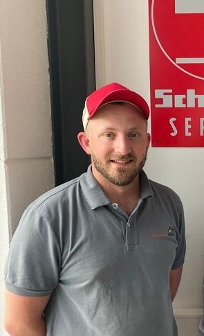 Ansprechpartner Sebastian Kuhn Egelseer Traktoren GmbH Schlüter Ersatzteile